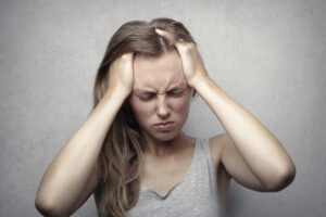 일어나면 ‘핑-‘ 기립 저혈압 핵심 간단 정리 (증상, 원인, 진단, 예방)