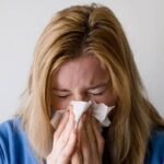 코 흥!!!… 급성 중이염, 코 강하게 푸는 건 악습!